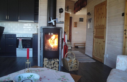 Kungsater House | Viking cottage with lake view and fishing possibilities