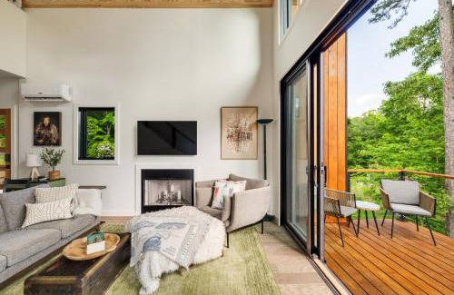 Young Harris House | Viking Hut Modern Forest Hideaway Fall Dogs