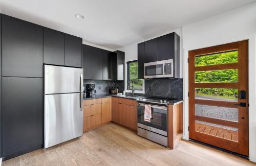 Young Harris House | Viking Hut Modern Forest Hideaway Fall Dogs