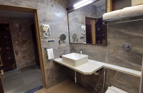 Halol Hotel | Vikrama Heritage Resort Pavagadh