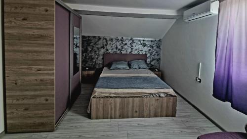 Sanmihaiu Roman Apartment | Vilă cu 3 dormitoare la etaj