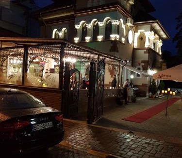 Bacau House | Vila Turistica Tosca Regal