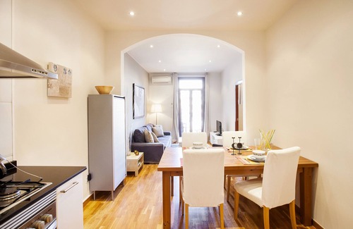 Sant Antoni Apartment | Viladomat Eixample Apartment