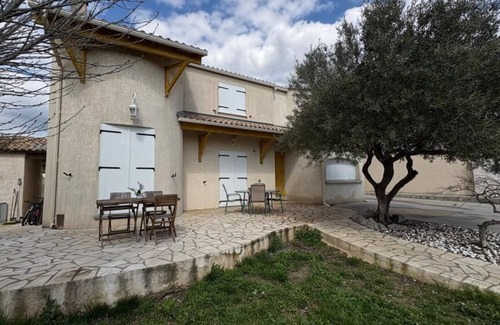 Fabregues Apartment | Villa Élégance, Pool, Garden, Wifi, Terrace