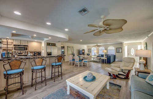 Caloosahatchee House | Villa 1 Bright and Sunny, Open Floor Plan, Pool, Hot Tub