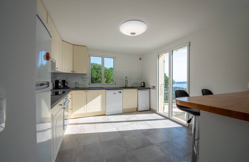 Cavalaire-sur-Mer Villa | Villa 13/14 persons, swimming pool, exceptional view. Possibility for 15/16 people