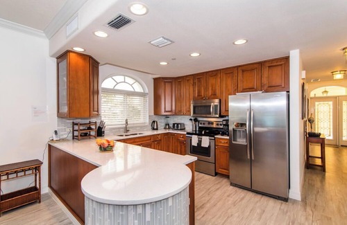 Seven Mile Beach Villa | Villa 19, Third floor 3 bedroom, 3 bathroom, oceanfront, fully equipped.