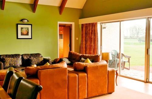 Pittenweem House | Villa 2, 4 Bedrooms, Sleeps 10 with Sauna and Leisure Club Access