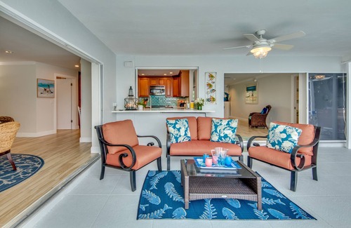 Caloosahatchee House | Villa 2 Beautiful Sunsets, Pool, 200' Canal. 52 reviews.