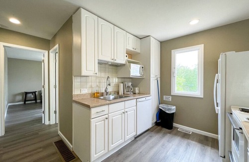 Lake Ozark Villa | Villa #2 Sleep 10- Bachelor/Bachelorette Parties Welcome!