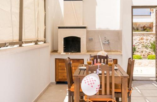 Islamlar Villa | Villa 2 Sleeps 4 Isolated Honeymoon-Villa Sardunya
