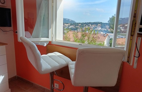 Carnoux-en-Provence House | Villa 3 Chambres + 2 Studios Piscine spa vue mer 5'cassis 10'calanques