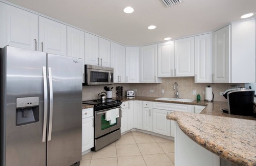 Seven Mile Beach Villa | Villa 3, Ground floor, 3 bedroom, 3 bathroom, oceanfront, fully equipped.