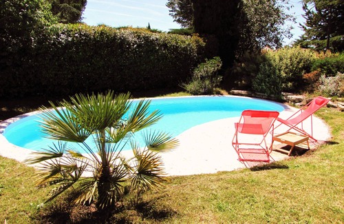 Pertuis Villa | Villa, 4 bedrooms, sleeps 8, with private pool in Lubéron