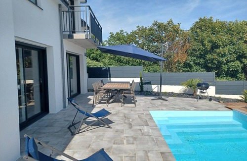 Clohars-Carnoet Villa | Villa 4 Chambres, 10 Couchages, Piscine Chauffée Plage à 4 Minutes de Marche