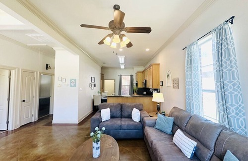 Pine Grove Apartment | Villa 6, spacious townhouse in Tickfaw, LA