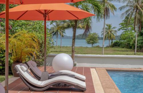 Kampung Kedawang Villa | Villa 7 - Luxury Private Pool Villa,Jacuzzi, Sauna WOW Holiday Homes