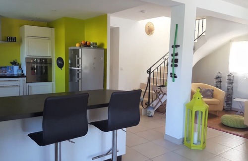 Les Maillans Villa | Villa 8 people, swimming pool. Open view. Beaches 15 mins away, quiet.