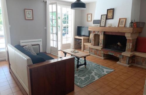 Saint-Julien-en-Born House | villa 8 personnes ô Mes Anges