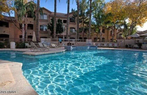 North Scottsdale Apartment | Villa Acacia condo