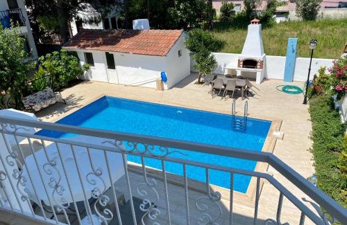 Dalyan City Center Villa | Villa Acar - 4 Bedroom Villa in Dalyan Center, Private Pool&Garden