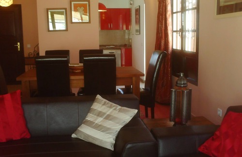 Costa Teguise House | VILLA ACORAN LOCATED 1000 METERS FROM LAS CUCHARAS BEACH.
