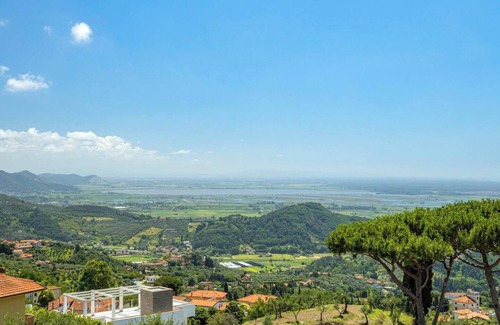 Corsanico Villa | Villa Agave by Nicola Real Estate