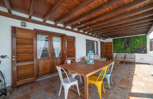 Playa Blanca Villa | Villa Alba