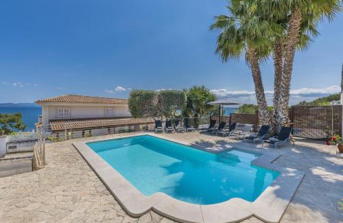 Alcanada Villa | Villa Alcanada - Family only