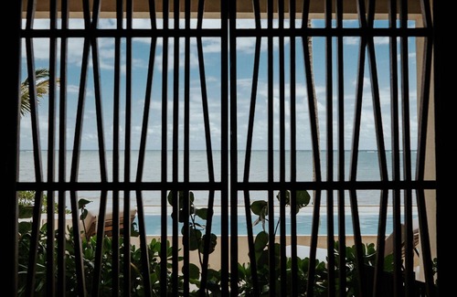 Tulsayab Villa | Villa Amaite - 8BR beachfront property with ocean front pool, Soliman Bay
