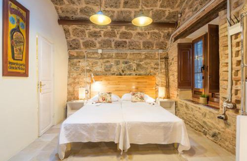 La Caleta Apartment | Villa Amalia Suites Malaga