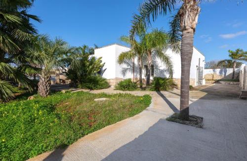 Torre Lapillo House | Villa Andrea House by BarbarHouse