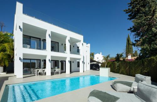 Marbella Villa | Villa Angelique, 5 BDR with Private Pool in Puerto Banus