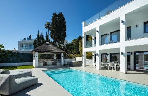 Marbella Villa | Villa Angelique, 5 BDR with Private Pool in Puerto Banus