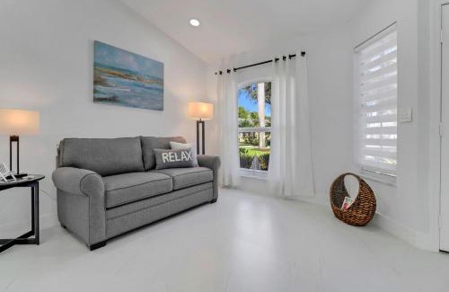 Naples Villa | Villa Anna Retreat with Pool