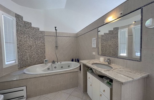 Artallo House | Villa Antica Pineta by Interhome