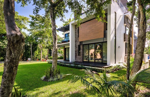 Playacar House | VILLA ANTONELLA FIVE STAR LODGING