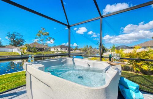 Trafalgar Villa | VILLA APOLLO - 3,5 BEDS - 2,5 BATHS - 8 GUESTS - WATERVIEW & POOL/SPA - INCL. 10% OFF BOAT RENTAL