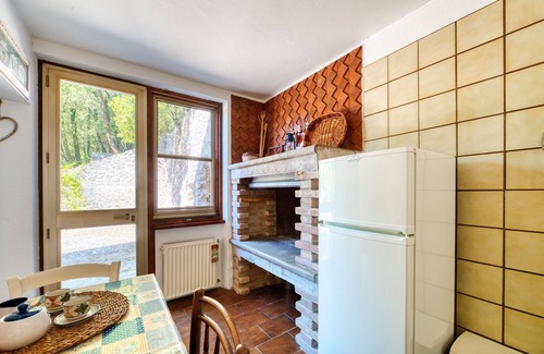 Monteluco House | Villa 'Appartamento Villa Marta' with Mountain View & Shared Garden