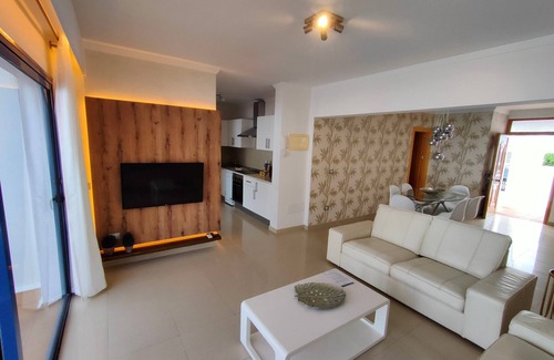 Playa Blanca Villa | Villa Aroa