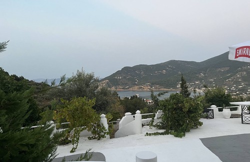 Skopelos Villa | Villa Aspalathus Gold: Beautiful Skopelitian Villa, 7 min from the town.