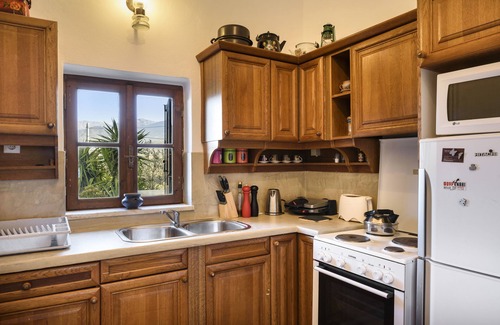 Megala Chorafia House | Villa Athina is a traditional, fully modern holiday villa near Chania