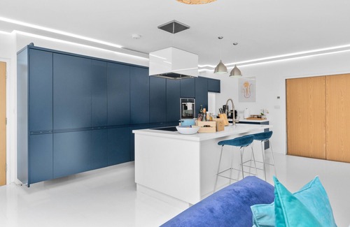 Middleton-on-Sea House | Villa Atlantis- Luxury beach villa with hot tub