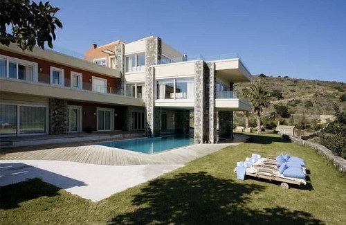 Mavrikiano Villa | Villa Atlantis sea view villa with a heated pool