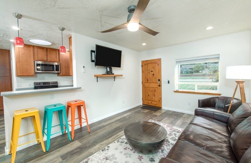 Crescent City House | Villa Au Contraire-luxury within steps to Jedediah Smith Park and Smith River
