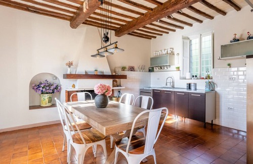 Mologno Villa | Villa Australis · * Farmhouse with views * Walk to everything