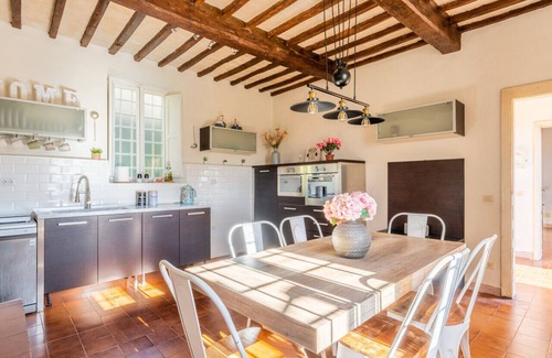 Mologno Villa | Villa Australis · * Farmhouse with views * Walk to everything