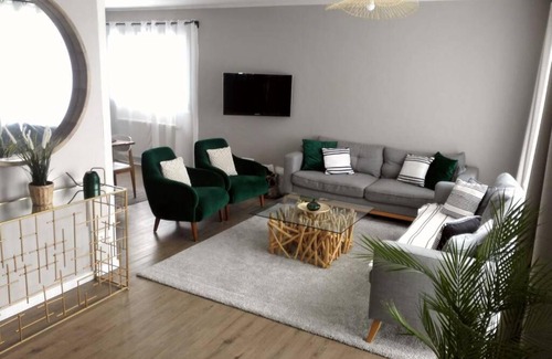 Auxerre Villa | Villa Auxerre luxe Piscine Intérieure proche Paris sans Vis-à-vis