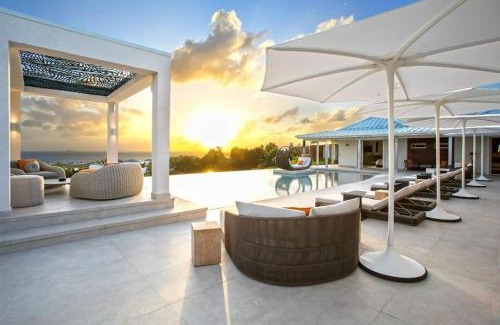 Les Terres Basses Villa | Villa Avanti