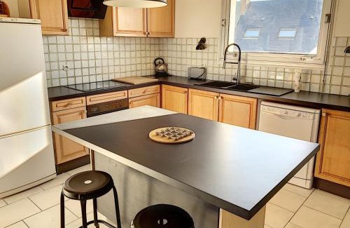 Saint-Pair-sur-Mer House | Villa avec jardin et accès direct plage, terrasse, 5 chambres, 2 salles d'eau, wifi, parking - FR-1-361-132